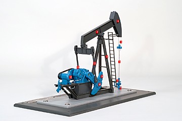 Pumpjack Training Model | Side